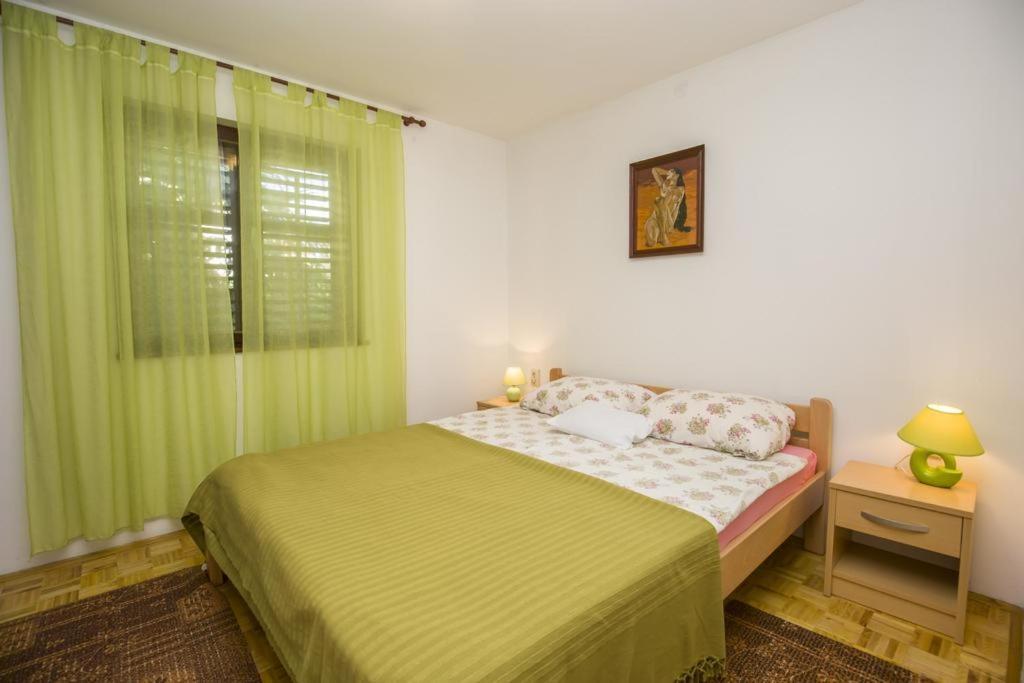 Apartman Laurus Malinska Exterior photo