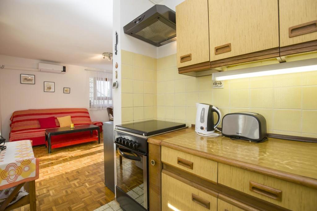 Apartman Laurus Malinska Exterior photo